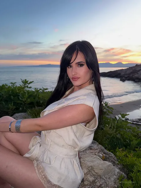 Cristina, female model in Dubai — Models Island F1001 (photo 6)