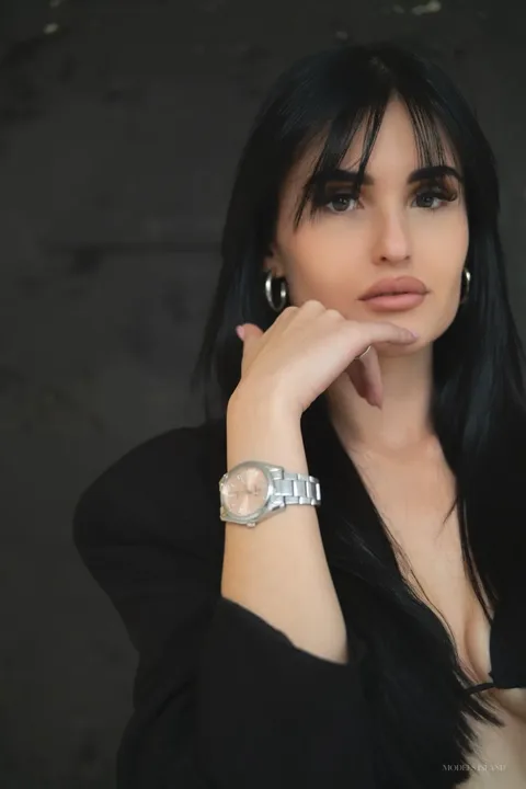 Cristina, female model in Dubai — Models Island F1001 (photo 8)