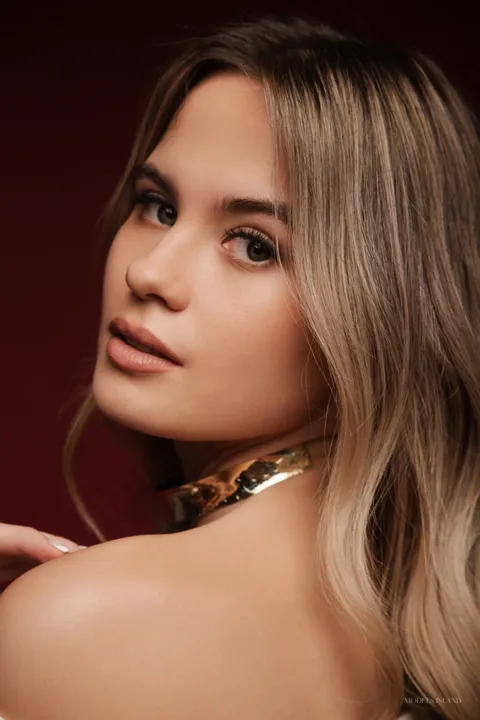 Iana, female model in Dubai — Models Island F1018 (photo 6)
