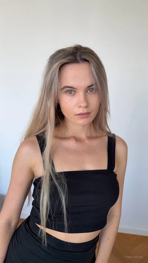 Iana, female model in Dubai — Models Island F1018 (photo 10)