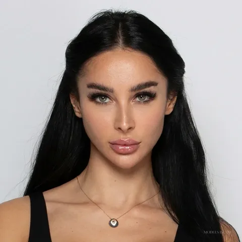 Ebru, female model in Dubai — Models Island F1013 (photo 3)