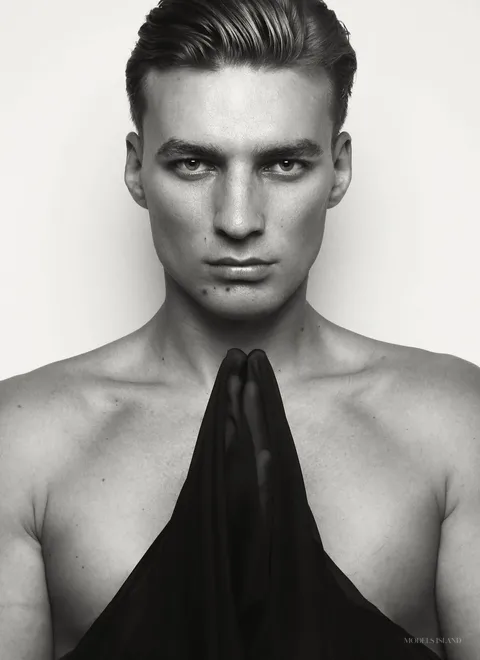 Vadym, male model in Dubai — Models Island M0022 (photo 2)