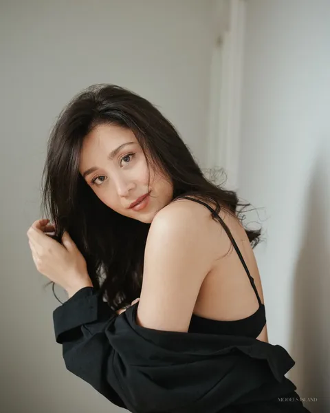 Aylin, female model in Dubai — Models Island F0374 (photo 2)