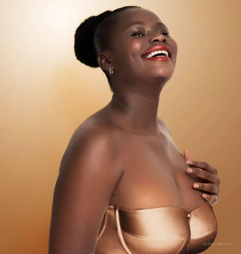 Tandi, female model — Models Island F0201