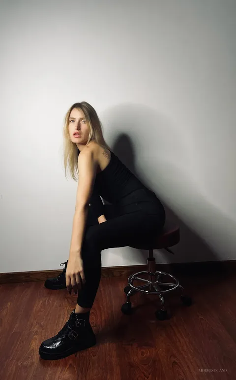 Darya, female model in Dubai — Models Island F0252 (photo 6)