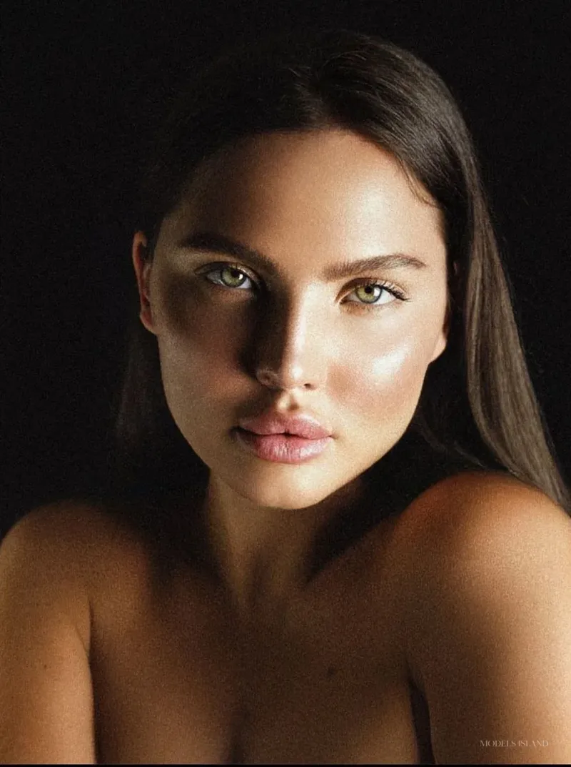 Kristina, female model — Models Island F0298