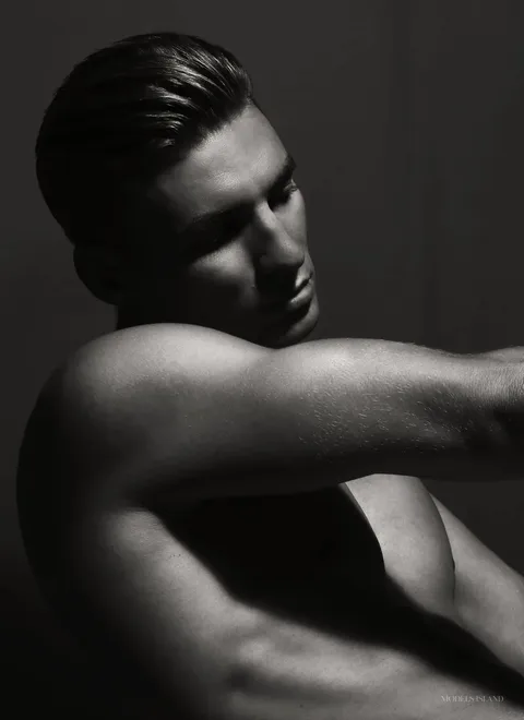 Vadym, male model in Dubai — Models Island M0022 (photo 5)