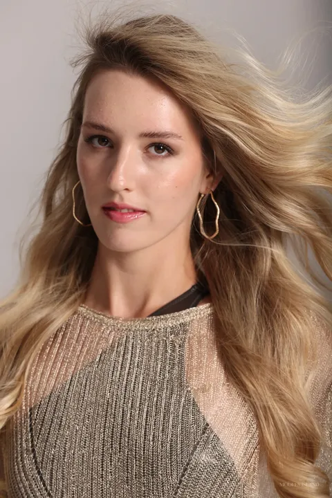 Lisa, female model in Dubai — Models Island F1003 (photo 10)
