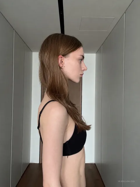 Elizaveta, female model in Dubai — Models Island F1016 (photo 2)