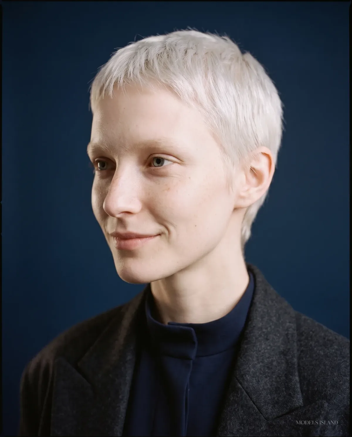 Ren, AI-generated virtual model